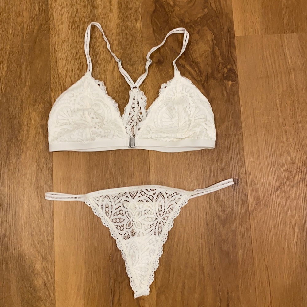 Gilly Hicks White Lace Set size S